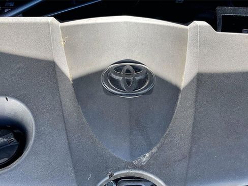 Used 2020 Toyota Camry LE image 35