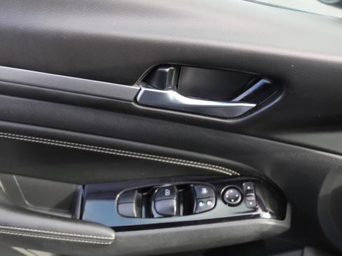 Used 2021 Nissan Altima 2.5 SV w/ SV Premium Package image 11