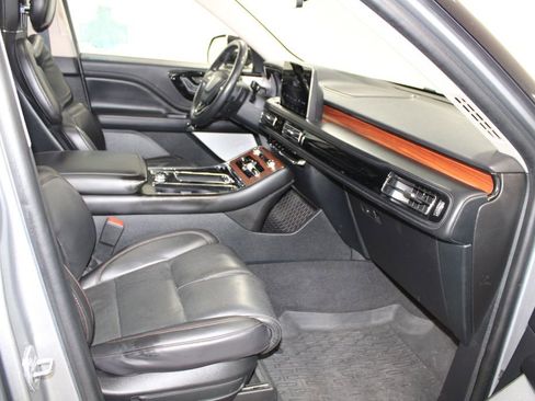 Used 2022 Lincoln Aviator Reserve w/ Equipment Group 201A image 31