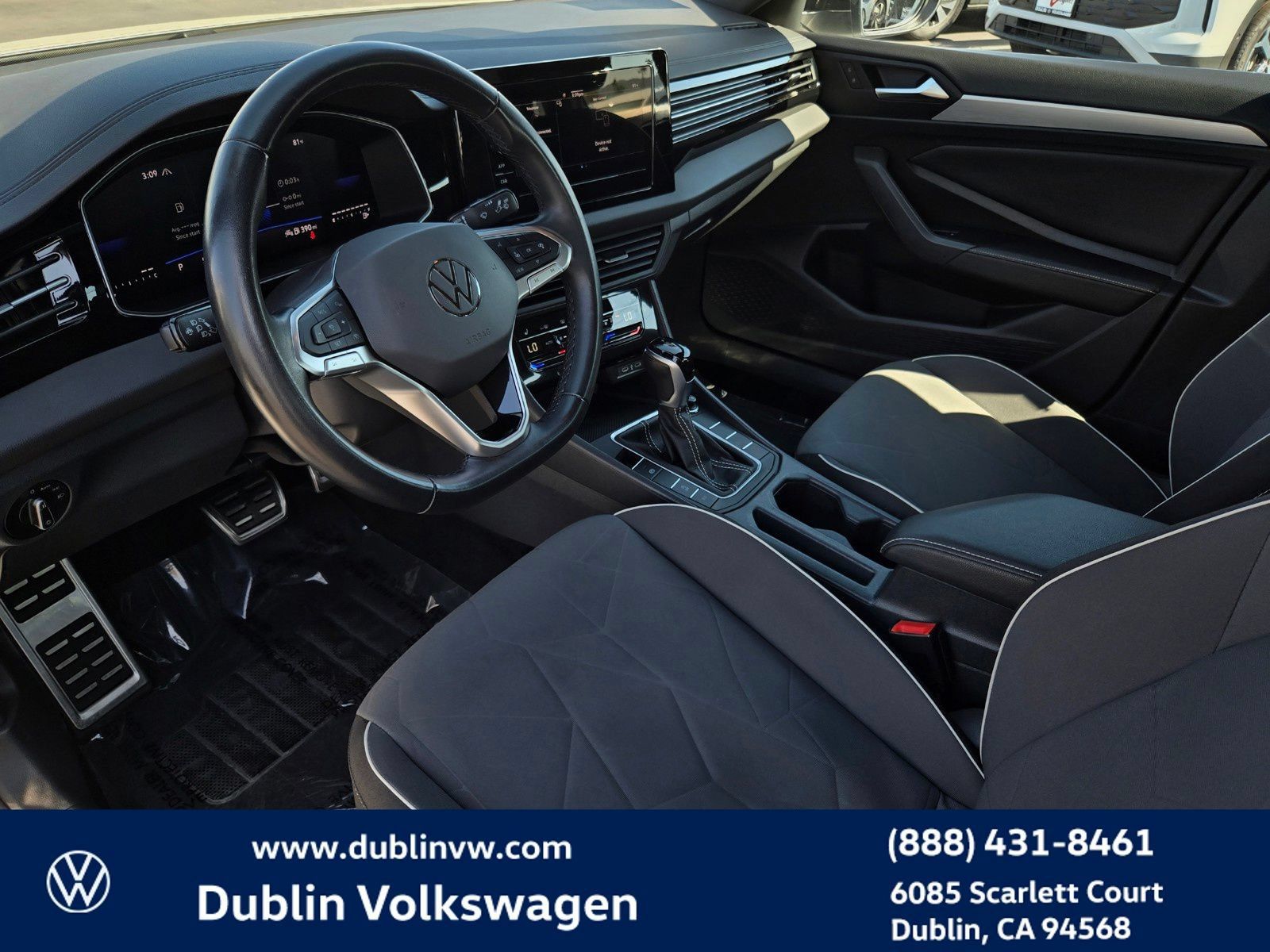 Certified 2025 Volkswagen Jetta Sport FWD image 9