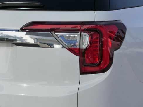 Used 2023 GMC Acadia SLE w/ Driver Convenience Package FWD image 6