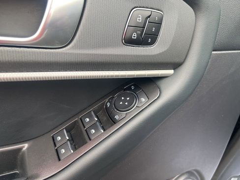 Used 2025 Ford Explorer ST-Line w/ Premium Package image 24