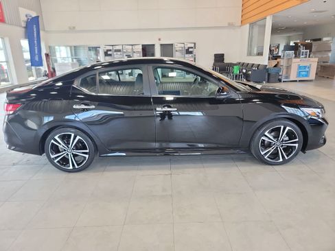 Used 2023 Nissan Sentra SR w/ SR Premium Package FWD image 6