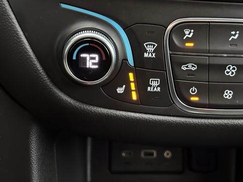 Used 2024 Chevrolet Equinox LT image 22