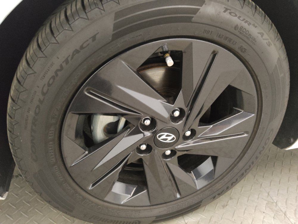 Used 2021 Hyundai Elantra SEL FWD image 31