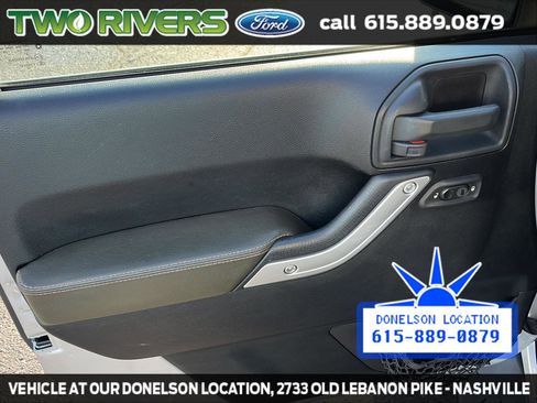 Used 2011 Jeep Wrangler Unlimited 70th Anniversary w/ Connectivity Group image 19