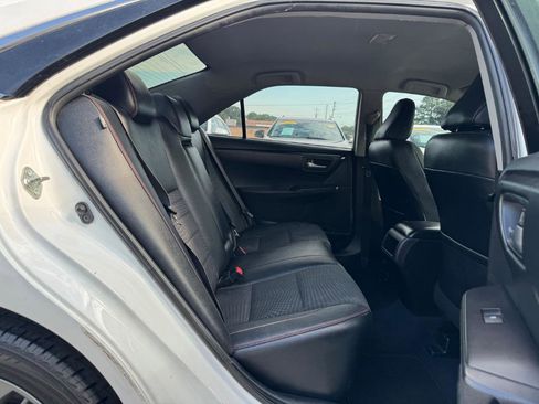 Used 2015 Toyota Camry SE image 16