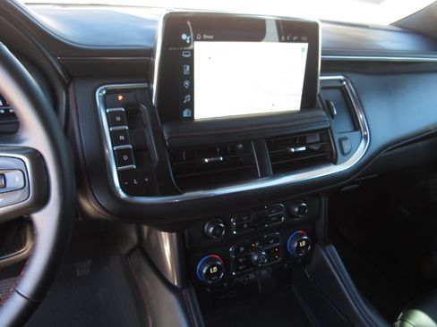 Used 2024 Chevrolet Suburban RST w/ Sport Performance Package image 21