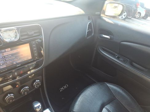 Used 2013 Chrysler 200 Limited w/ Sun/Sound Group FWD image 10