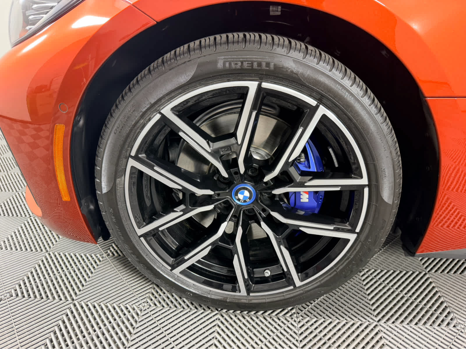 Used 2024 BMW i4 eDrive40 w/ M Sport Package RWD image 9