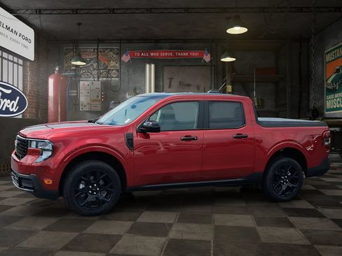 Certified 2025 Ford Maverick XLT w/ XLT Luxury Package AWD/4WD image 1