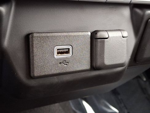 Used 2019 Chevrolet Silverado 1500 Custom w/ Custom Value Package image 23