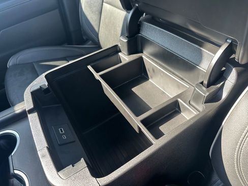 Used 2023 GMC Yukon XL SLT image 26