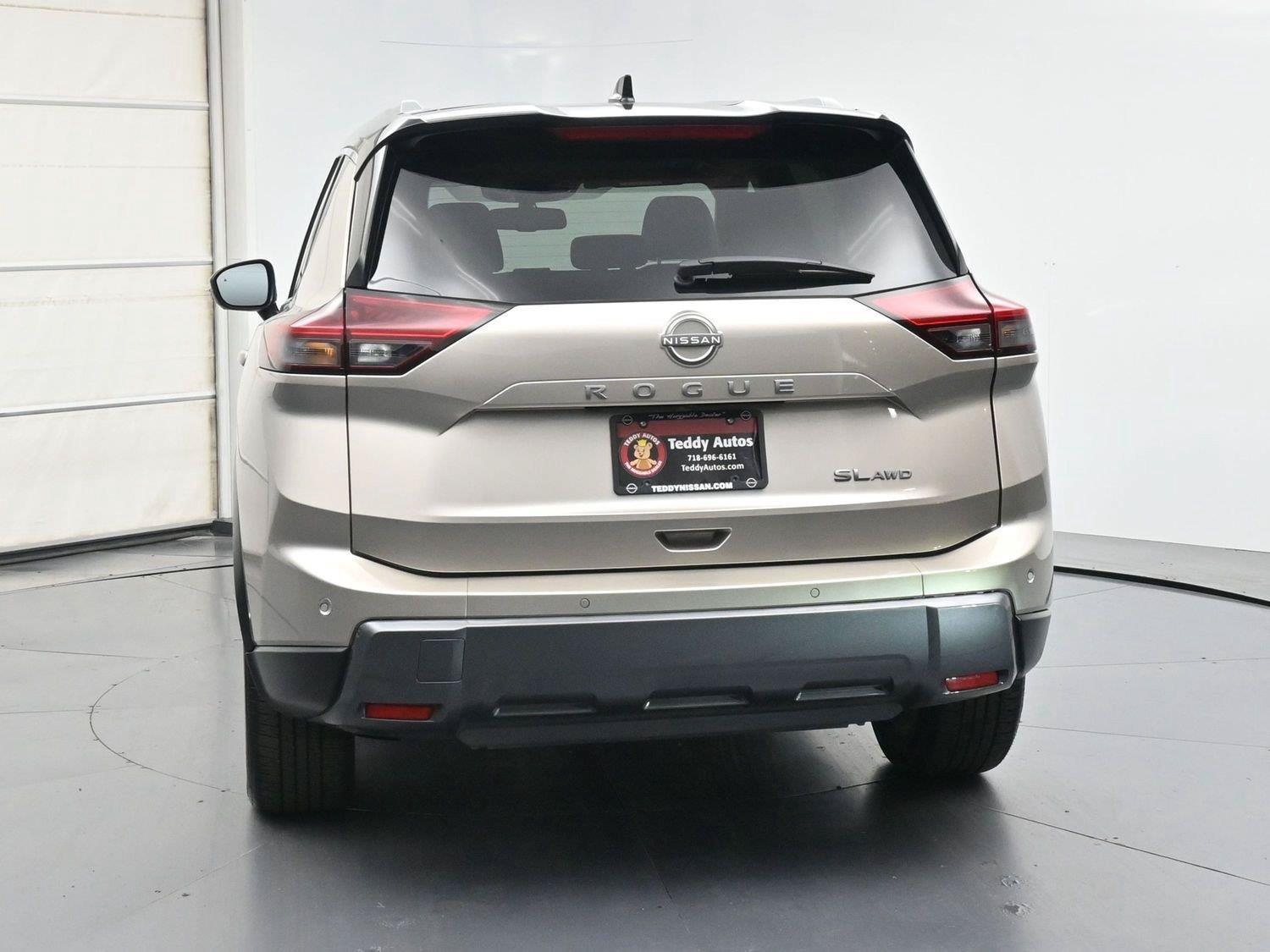 Certified 2025 Nissan Rogue SL w/ SL Premium Package AWD/4WD image 23