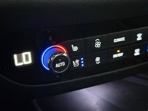 Used 2023 Buick Enclave Avenir w/ Avenir Technology Package AWD/4WD image 37