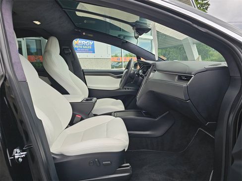 Used 2020 Tesla Model X Performance image 12