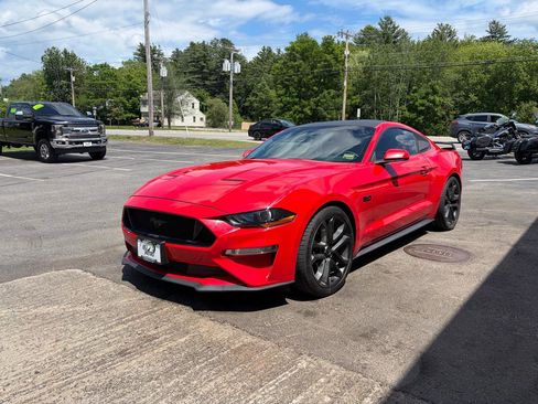 Used 2018 Ford Mustang GT Premium RWD image 3