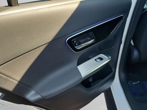 Certified 2025 Mercedes-Benz GLC 300 image 25