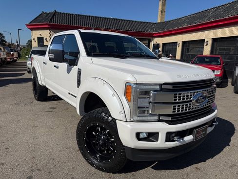 Used 2019 Ford F350 Platinum w/ Platinum Ultimate Package image 2