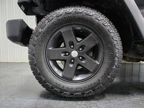 Used 2017 Jeep Wrangler Sport w/ Quick Order Package 23S AWD/4WD image 6