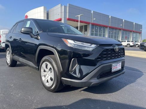 Used 2024 Toyota RAV4 LE AWD/4WD image 10