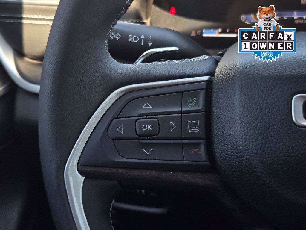 Used 2023 Jeep Grand Cherokee Limited w/ Luxury Tech Group II RWD image 19