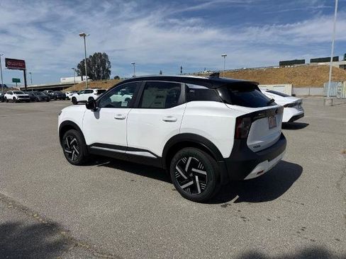 New 2026 Nissan Kicks SV w/ Interior Electronics Package FWD image 4
