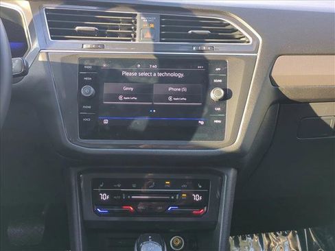 Used 2023 Volkswagen Tiguan SE image 14