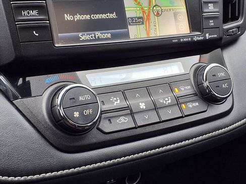 Used 2016 Toyota RAV4 XLE w/ Four Season Floor Mat Package image 24