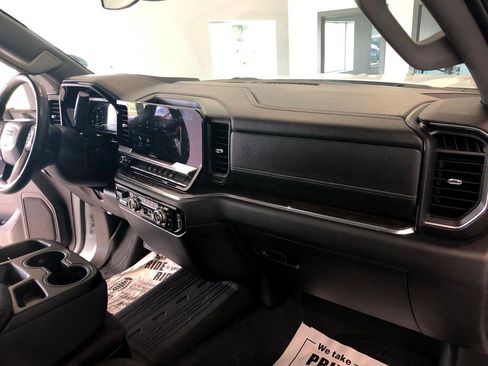 Used 2024 GMC Sierra 2500 SLE w/ SLE Convenience Package image 13