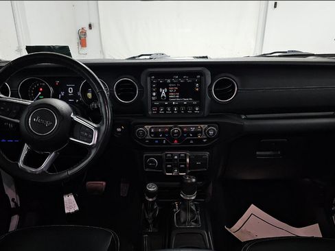 Used 2022 Jeep Wrangler Unlimited Sahara w/ Cold Weather Group AWD/4WD image 10