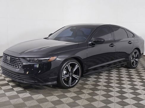 Used 2024 Honda Accord Sport image 8