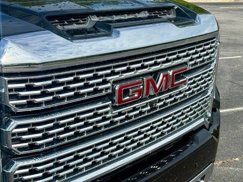 Used 2020 GMC Sierra 2500 Denali w/ Denali Ultimate Package AWD/4WD image 14