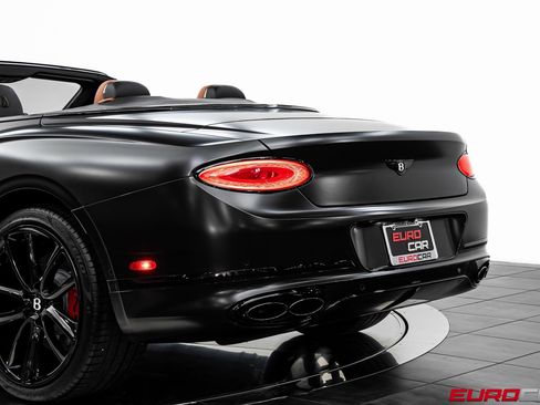 Used 2022 Bentley Continental GT image 17