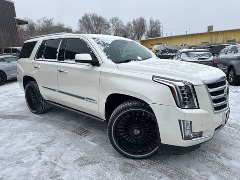 Used 2015 Cadillac Escalade Premium image 1