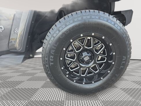 Used 2020 Jeep Gladiator Overland image 23