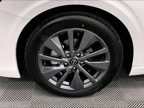 New 2026 Nissan Sentra SL w/ Floor Mat Package FWD image 11