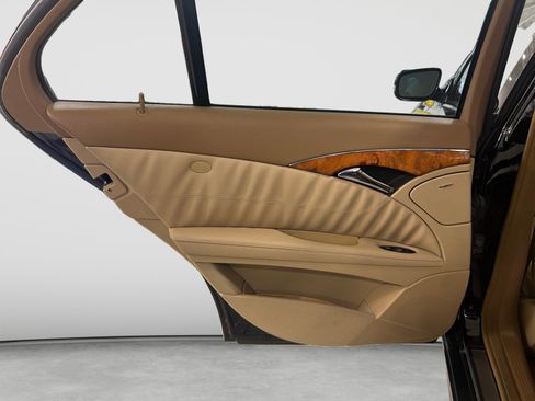 Used 2008 Mercedes-Benz E 350 Sedan image 21