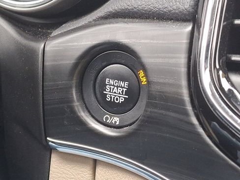 Used 2019 Jeep Grand Cherokee Limited image 27