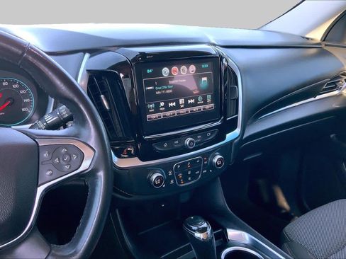 Used 2019 Chevrolet Traverse LT FWD image 7