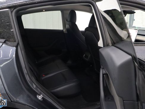 Used 2023 Tesla Model Y 2WD image 27