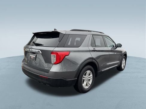 Used 2022 Ford Explorer XLT image 8