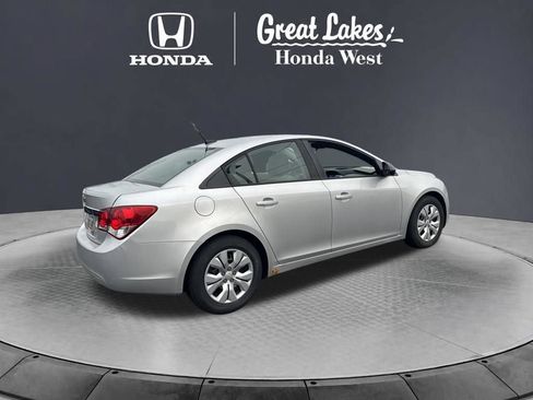 Used 2013 Chevrolet Cruze LS FWD image 8