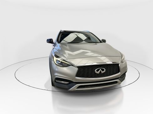 Used 2018 INFINITI QX30 Premium w/ Cargo Package AWD/4WD image 3