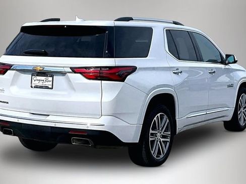 Used 2023 Chevrolet Traverse High Country FWD image 5