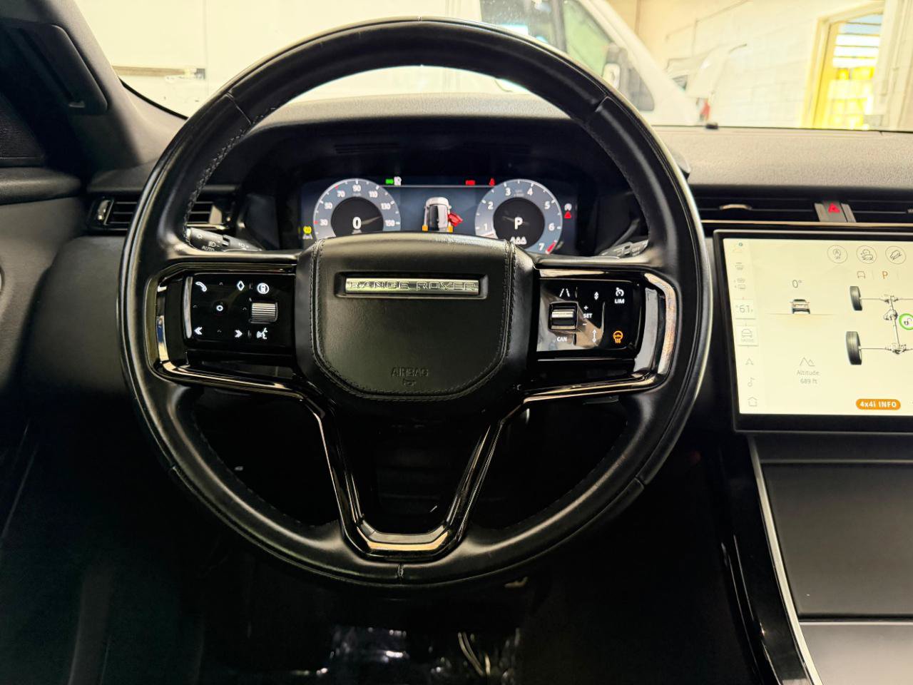 Used 2025 Land Rover Range Rover Velar Dynamic SE AWD/4WD image 30