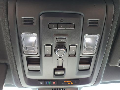 Used 2023 Chevrolet Suburban RST w/ Luxury Package image 22