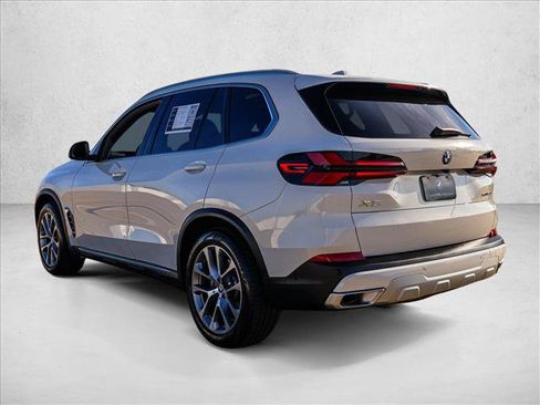 Used 2024 BMW X5 xDrive40i w/ Parking Assistance Package AWD/4WD image 7