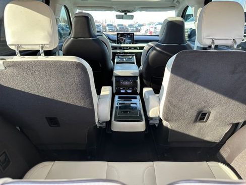 Used 2023 Lincoln Aviator Black Label w/ Jet Package image 12