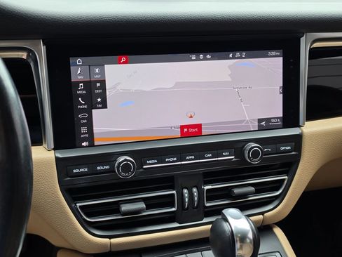 Certified 2020 Porsche Macan w/ Premium Package Plus AWD/4WD image 21